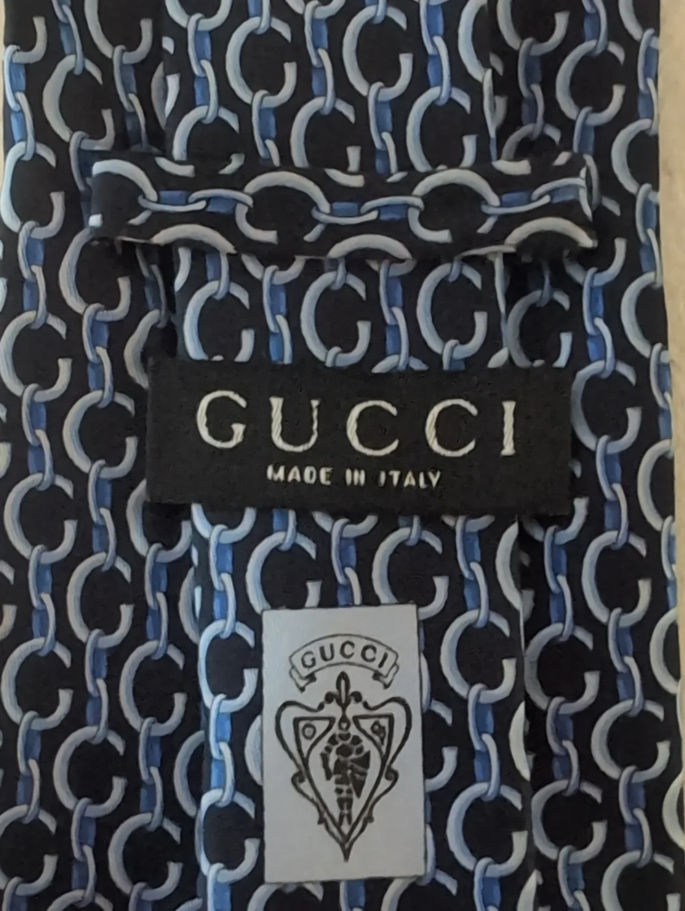 Gucci Patterned SILK Tie with Blue Chain Motif